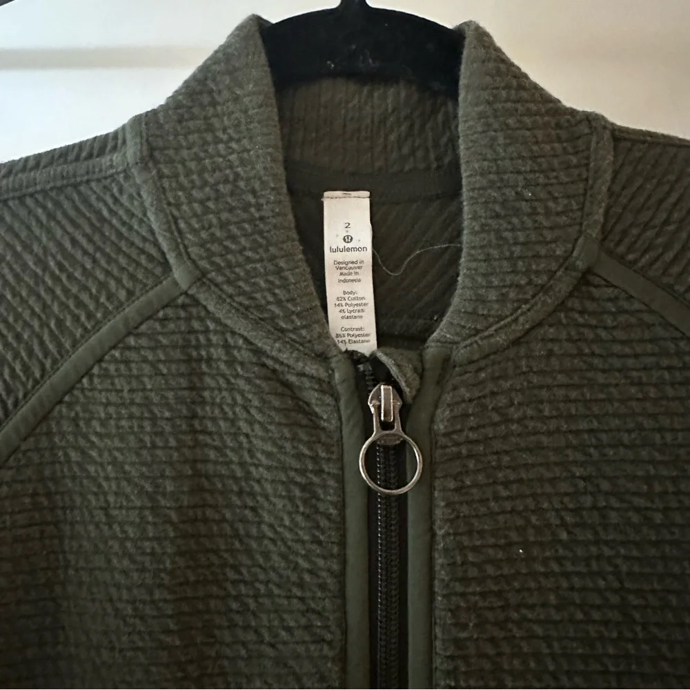 Lululemon On Repeat Bomber in Forest Green 2 NWOT - Picture 13 of 15